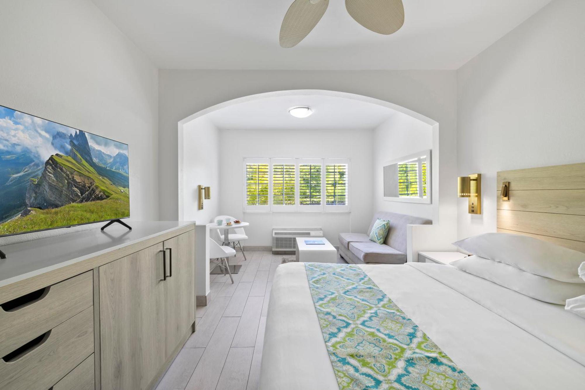 Ports Of Call Resort Grace Bay Esterno foto