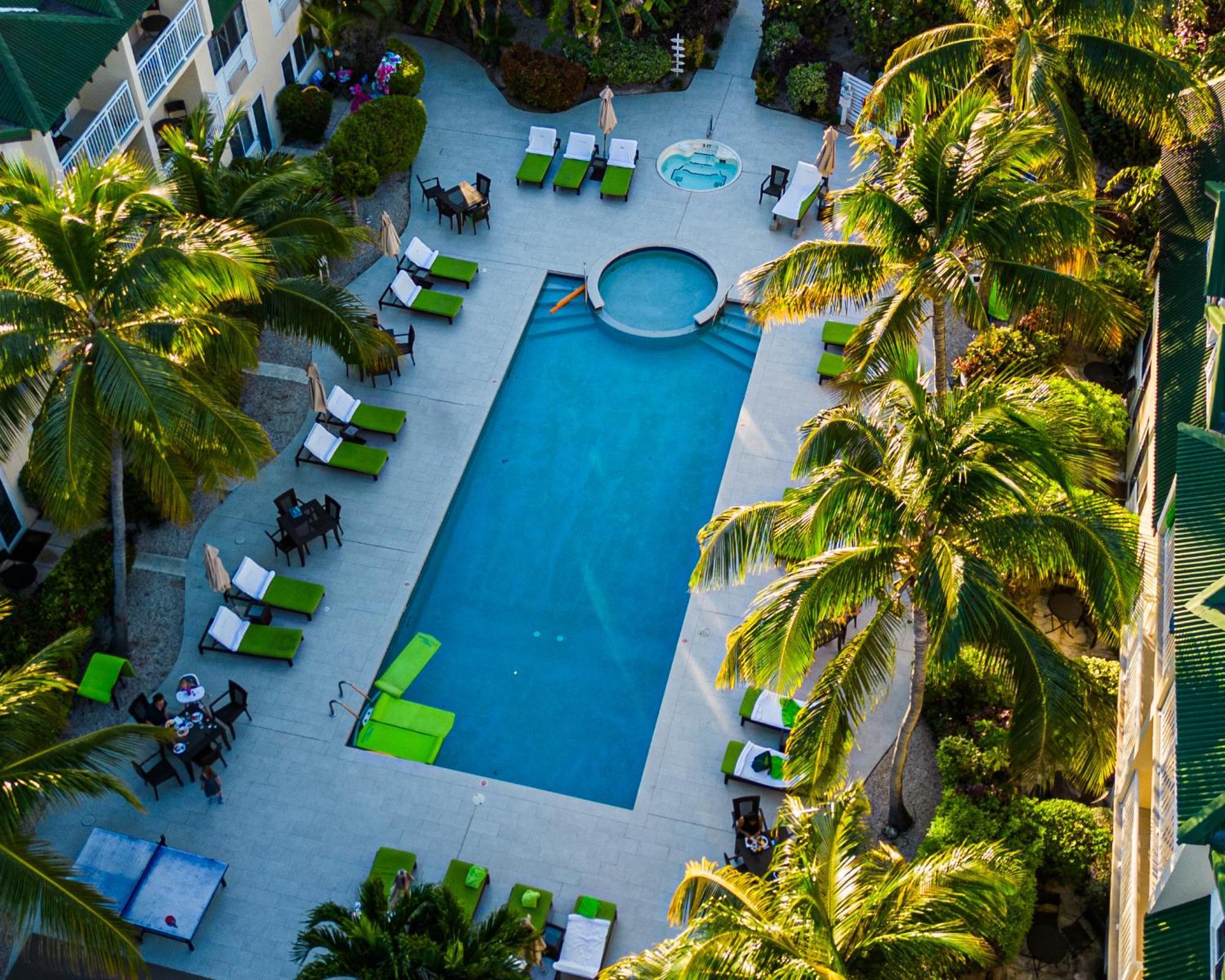 Ports Of Call Resort Grace Bay Esterno foto